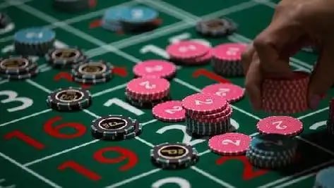 Layar desktop platform mewah 89 menampilkan menu navigasi utama, jadwal tournament harian, dan pilihan metode pembayaran yang tersedia